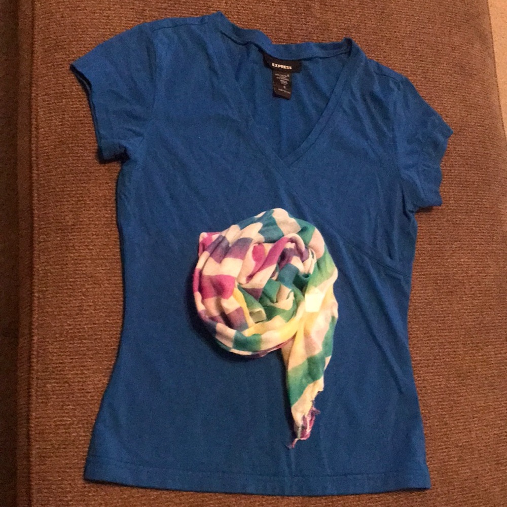 Vintage Express wrap top 🛍️ $3  🛍️